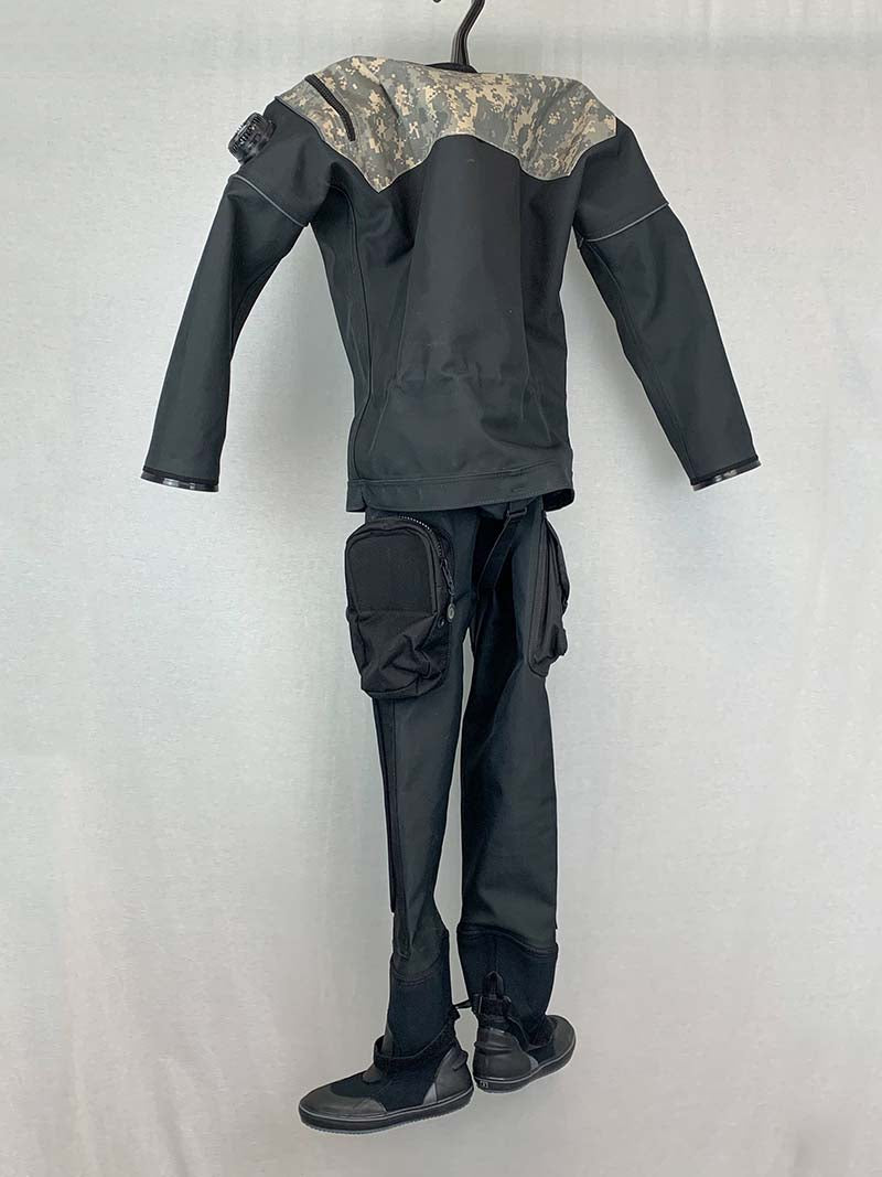 DUI Women's Medium-Large FLX Extreme Classic Drysuit TR8889