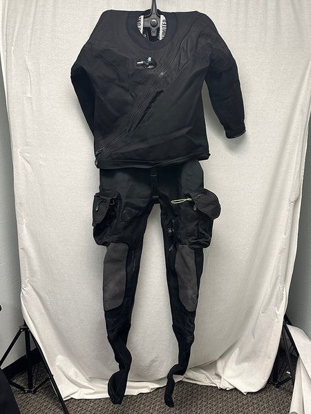 DUI Men's MD CLX450 Classic Drysuit TR8968