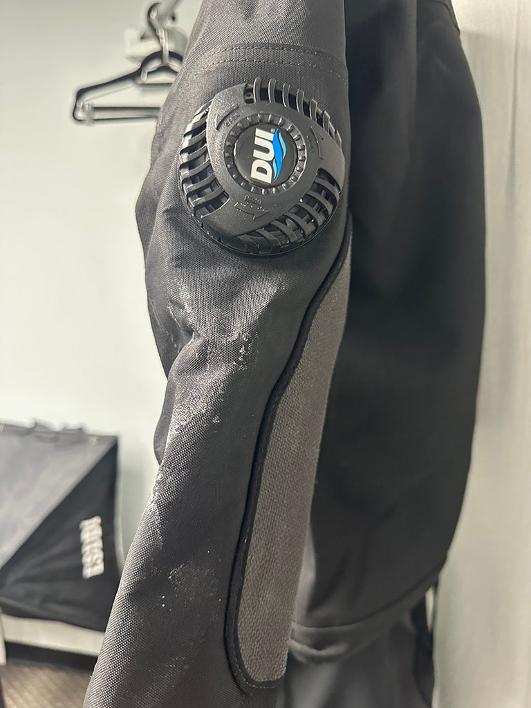 DUI Men's MD CLX450 Classic Drysuit TR8968